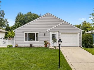 120 Braeburn Dr, Montgomery, IL 60538
