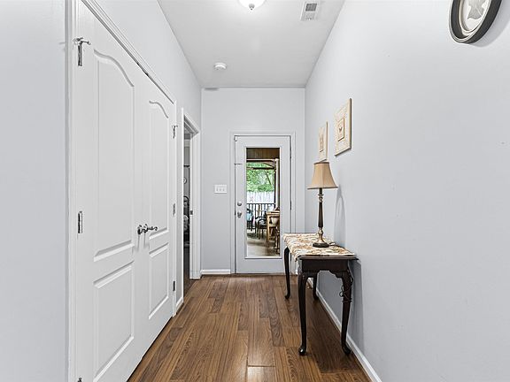 3rd image of 5385 Cottage Cir