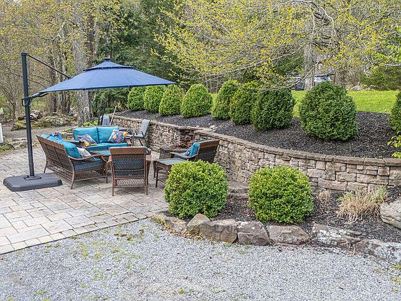 5th image of 79 Eliza Ln