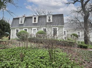 38W245 Pars Path, Elgin, IL 60124