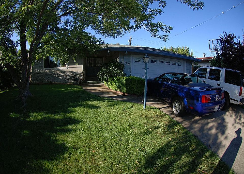 Our home (The five pals)