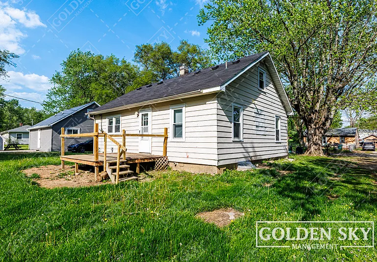609 N Waldemere Ave — Photo 2
