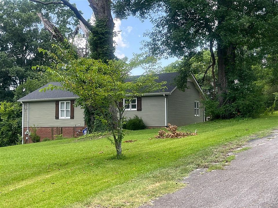 2nd image of 209 Elliott Ct