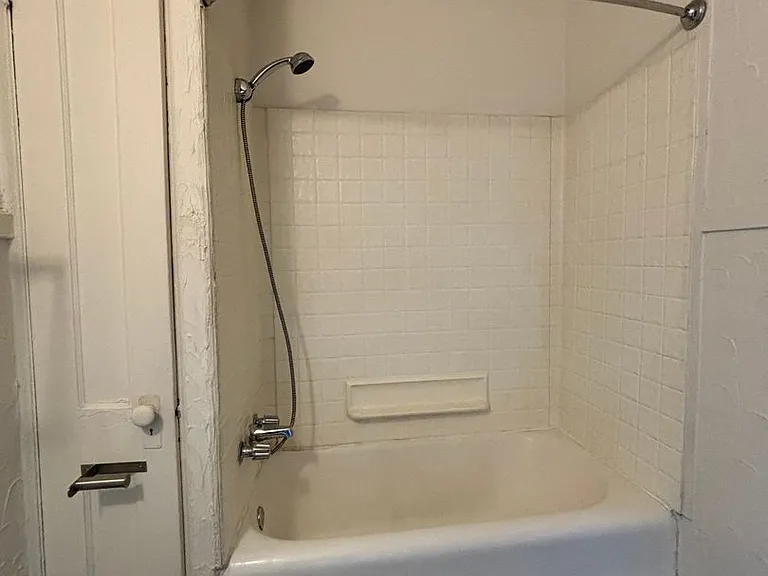 995 Grand Ave — Photo 10