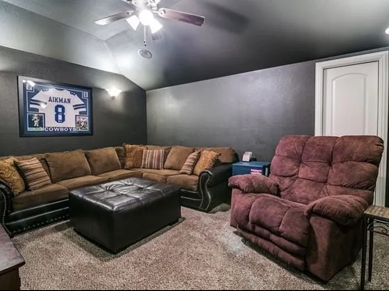 236 Arbury Dr — Photo 11