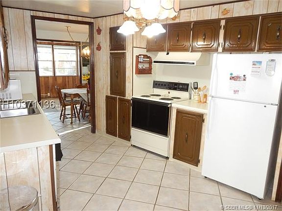 5th image of 2935 W Marina Dr