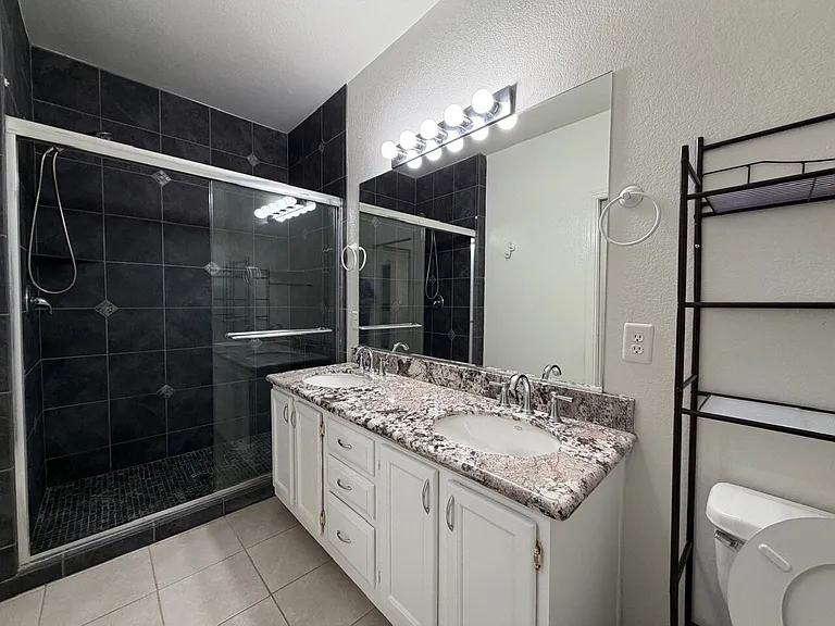 900 Heavenly Hills Ct #204 — Photo 27
