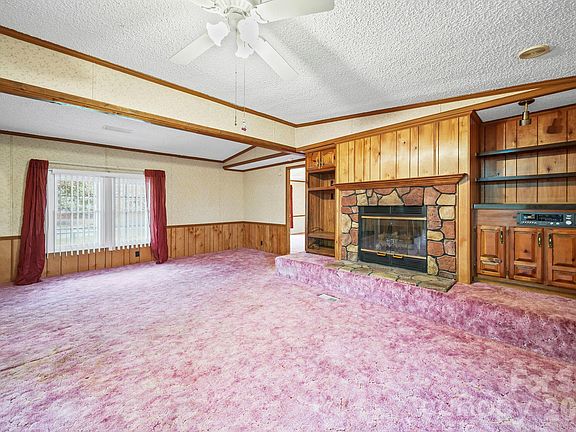 5th image of 1015 Southwood Dr