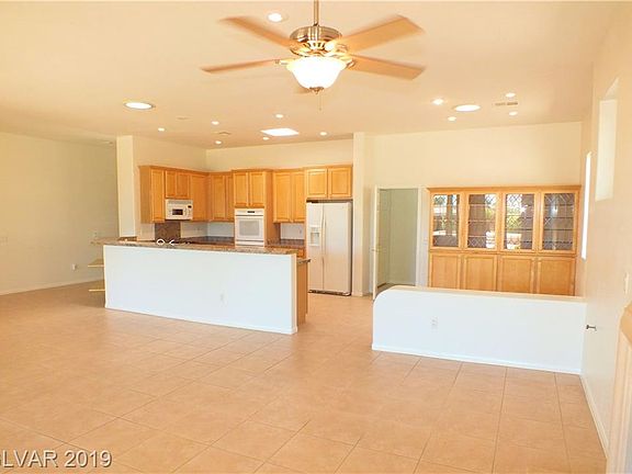 3rd image of 3472 French Daisy St