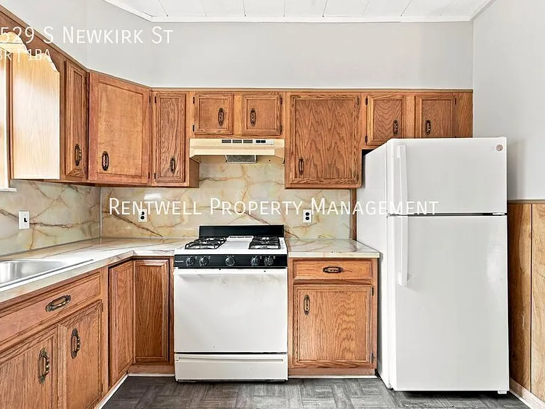 1529 S Newkirk St — Photo 13