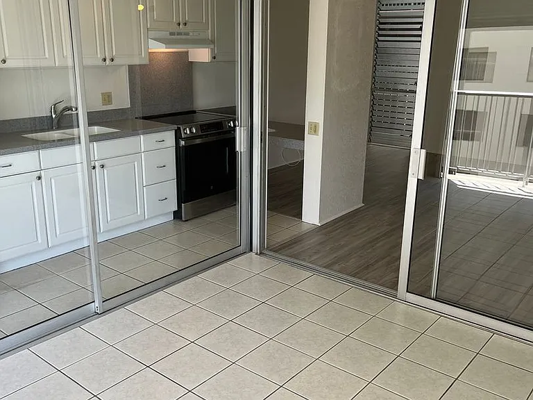 1226 Alexander St #802 — Photo 7