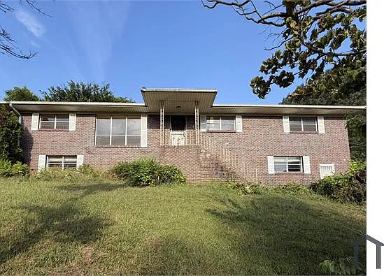 1120 1st Ave