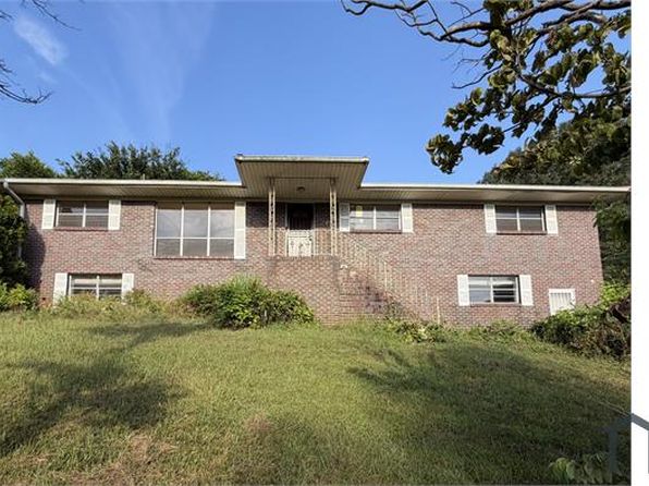 1120 1st Ave