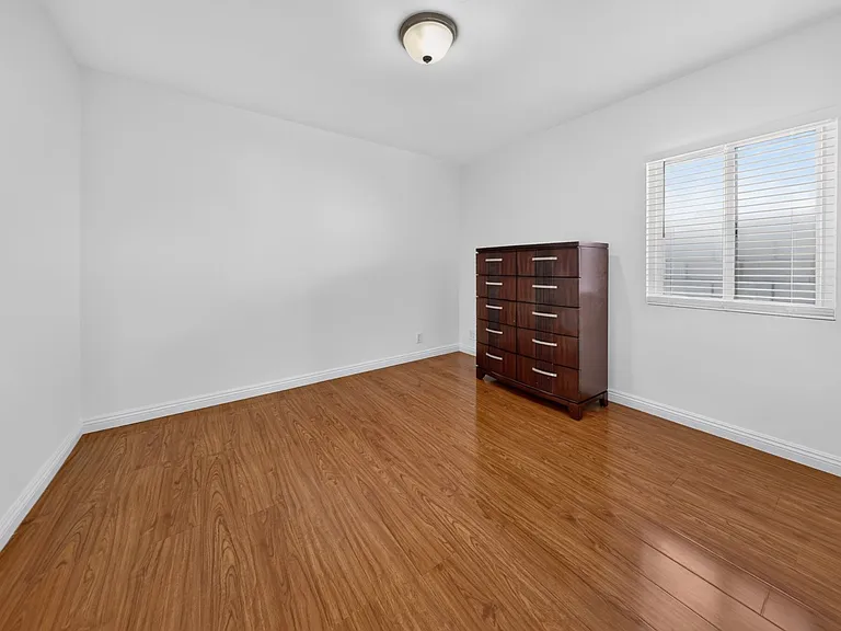 11407 Delano St — Photo 24