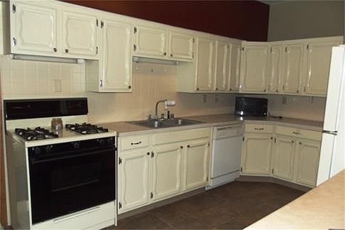 3rd image of 305 S College Ave