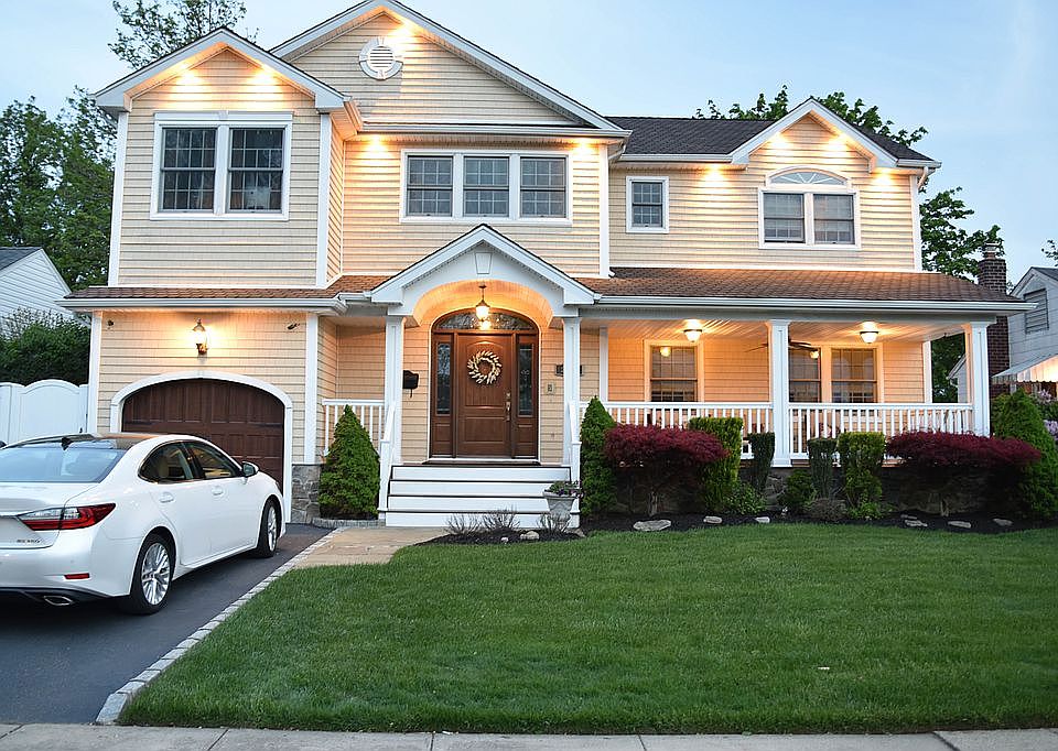 1st image of 2052 Shelley Pl
