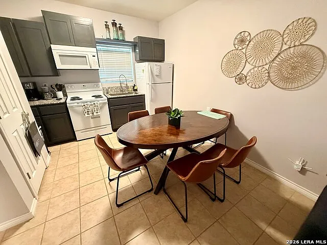 2 bed, 2.0 bath, 880 sqft, $1,500 — Photo 3