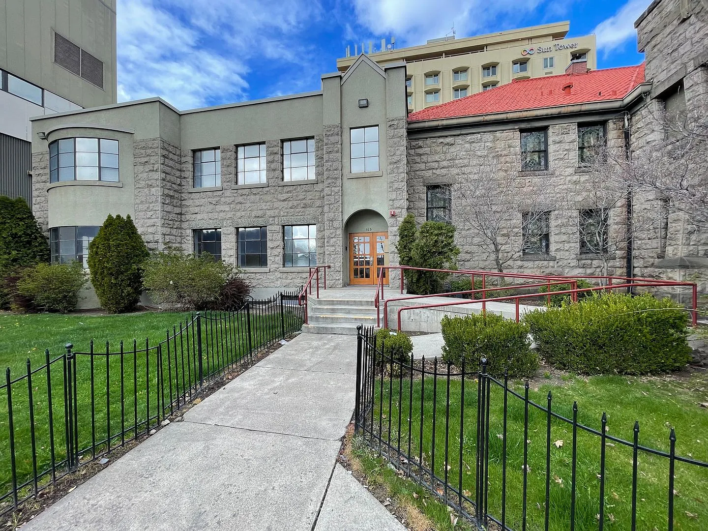 515 E Yakima Ave — Photo 1