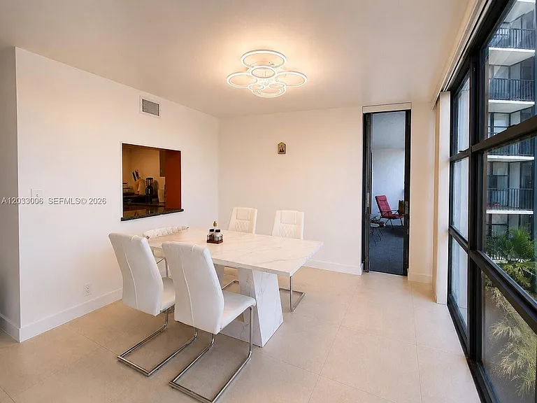 1000 Parkview Dr #415 — Photo 13