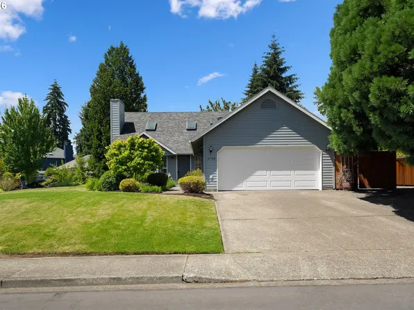 5749 NE Harvest St, Hillsboro, OR 97124