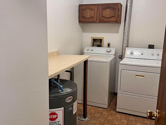laundry room (in unit)