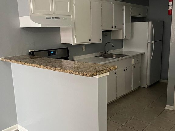 3rd image of 407 Peden St APT 2