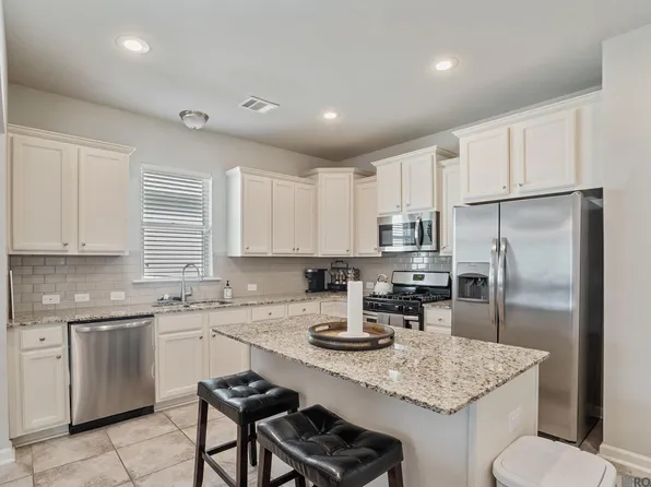 7825 Antebellum Ave, Baton Rouge, LA 70820