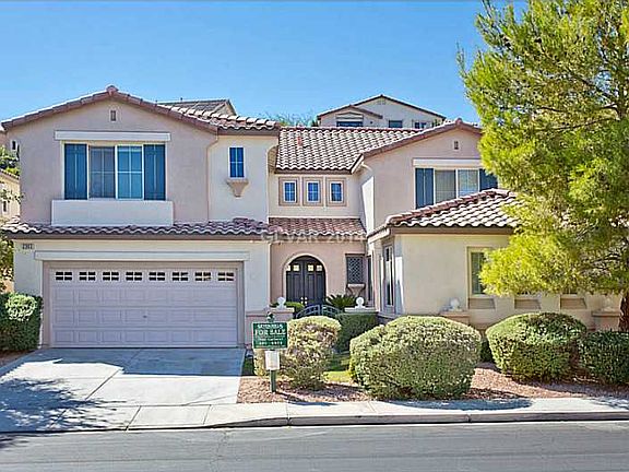 2nd image of 2903 Carmelo Dr