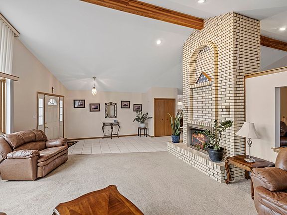 4th image of 8031 Stonegate Dr