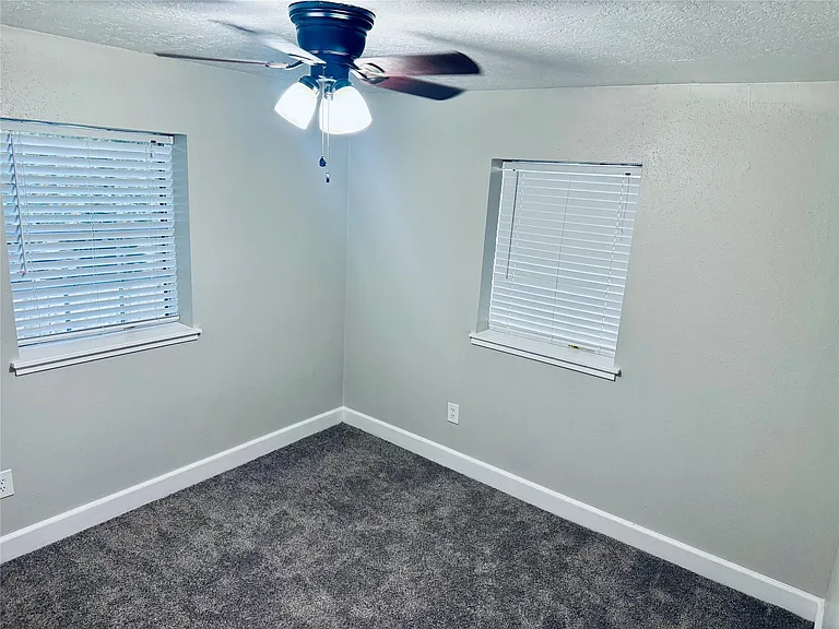 501 Waco St #4 — Photo 9