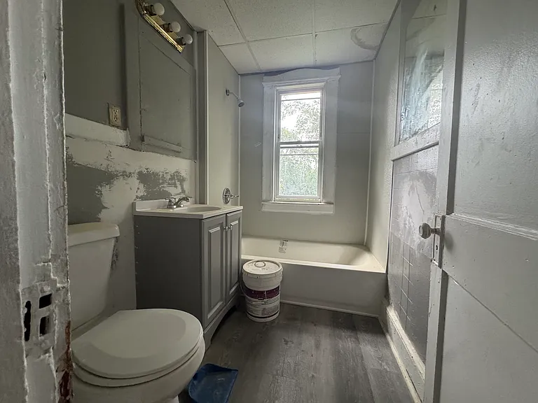 1050 Capitol Ave #8 — Photo 10