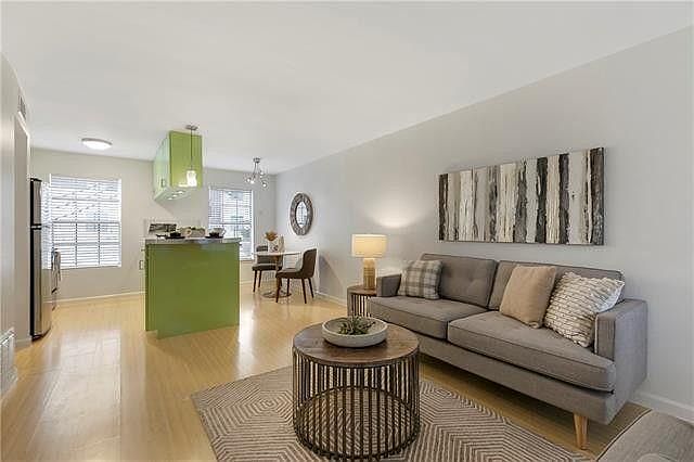1st image of 300 Crockett St APT 210