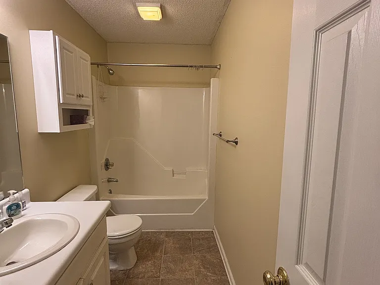 60 Stratford Dr — Photo 30