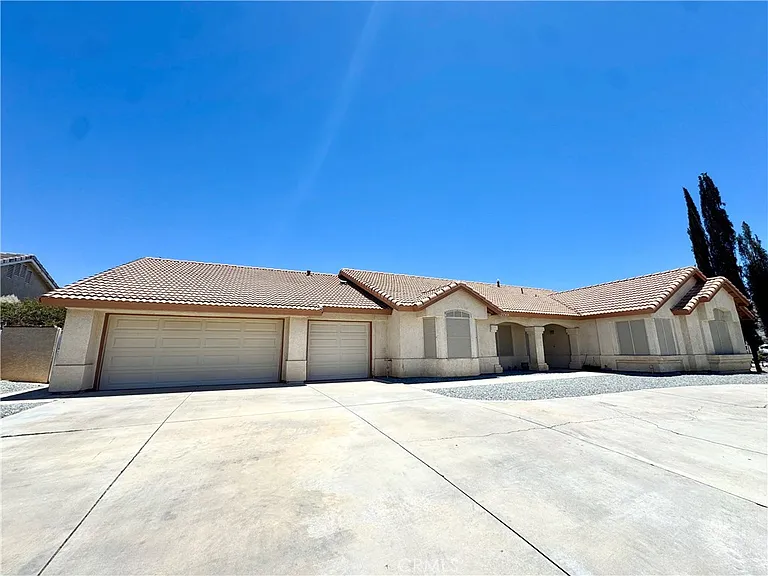 12789 Yorkshire Dr — Photo 3
