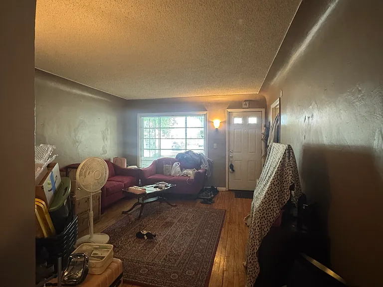 914 Oak St — Photo 4