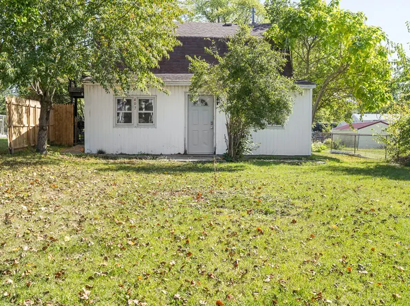 407 S Main St, Summitville, IN 46070