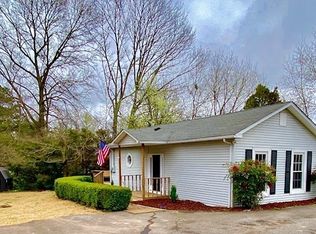 1110 N Charlotte St, Dickson, TN 37055