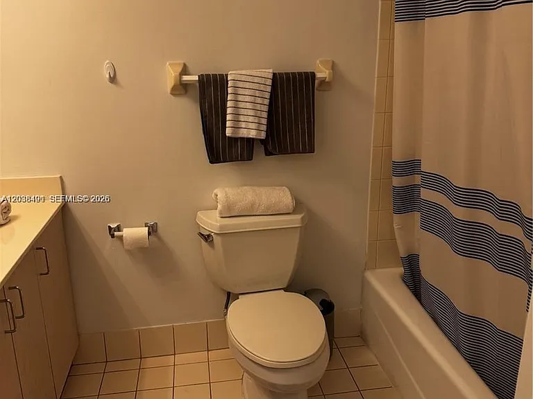 185 SE 14th Ter #1812 — Photo 5