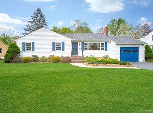 232 Clintonville Ln, North Haven, CT 06473