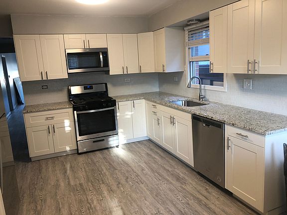 2nd image of 5714 N Hermitage Ave #3
