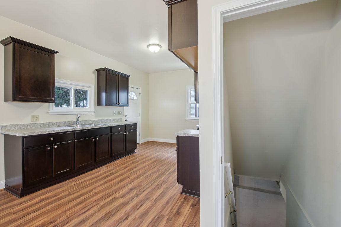 Raeburn Ave-1504-010.jpg