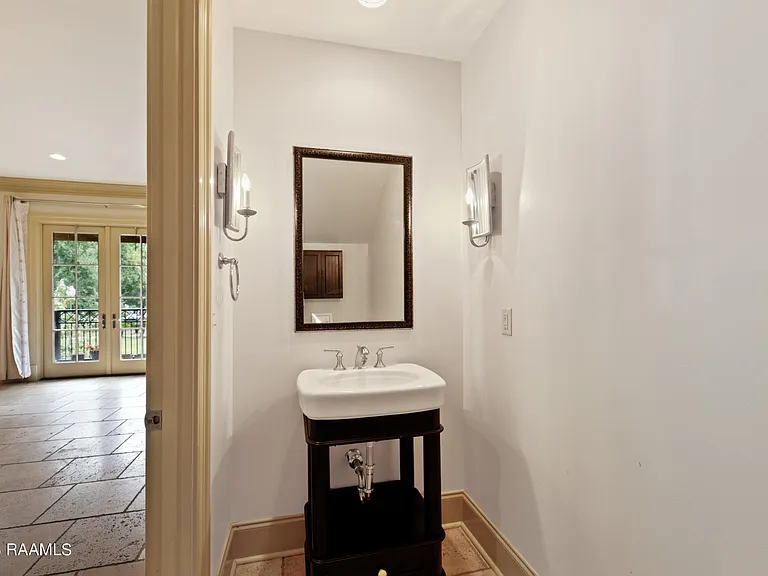 605 Silverstone Rd #204B — Photo 14