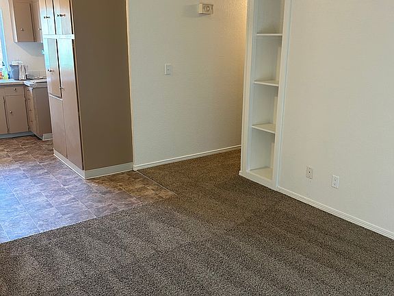 5th image of 10112 13th Avenue Ct E