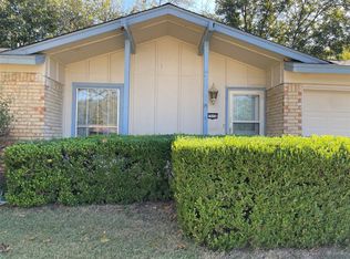 1656 Lancelot Ln, Arlington, TX 76014