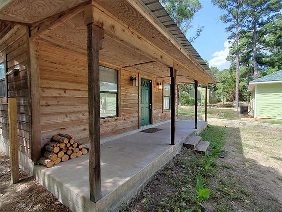 3rd image of 126 Pine Wood Dr