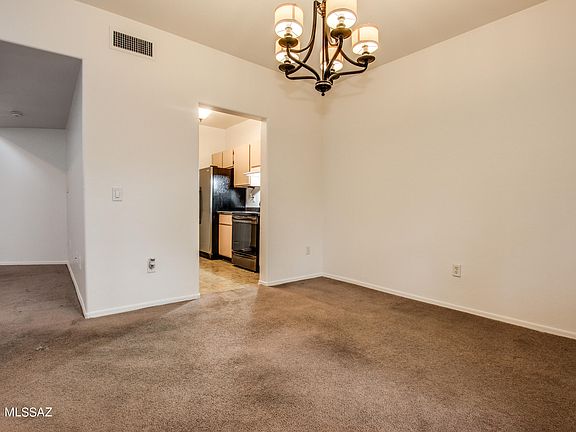 5th image of 18865 S Brentford Dr