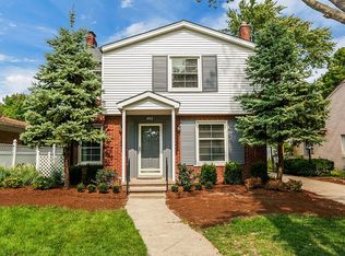 482 Allard Ave, Grosse Pointe Farms, MI 48236