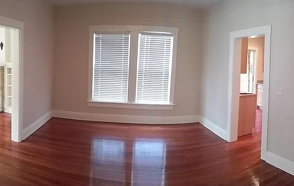 3rd image of 109 W Hanna Ave