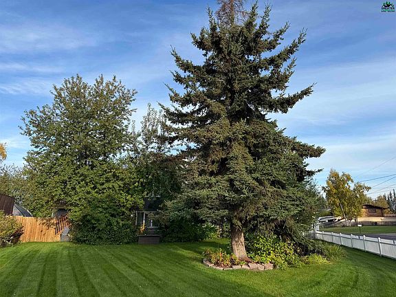 2nd image of 3043 Riverview Dr