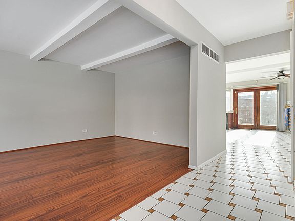 4th image of 18W269 Kirkland Ln